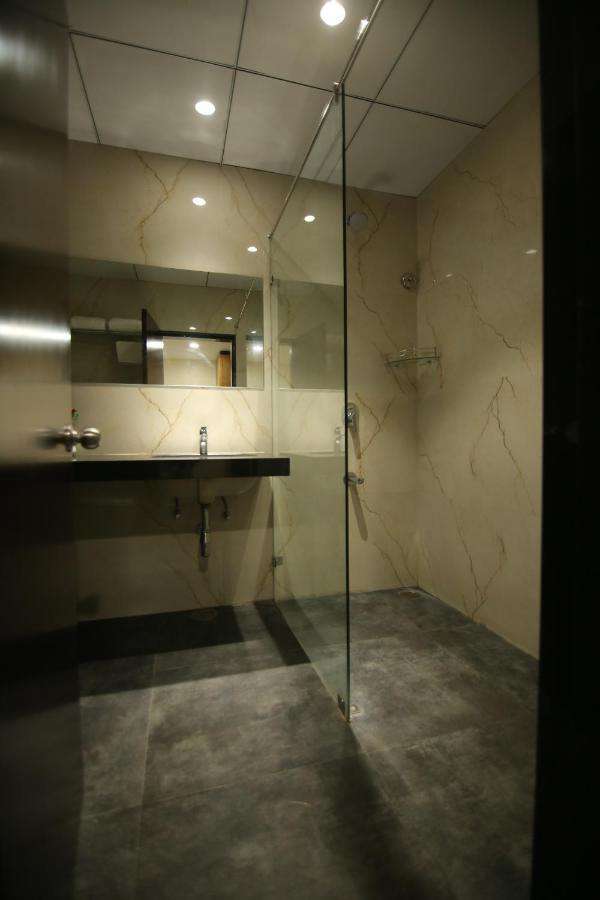 Sri Sri Sri Hotel Khammam Exterior photo