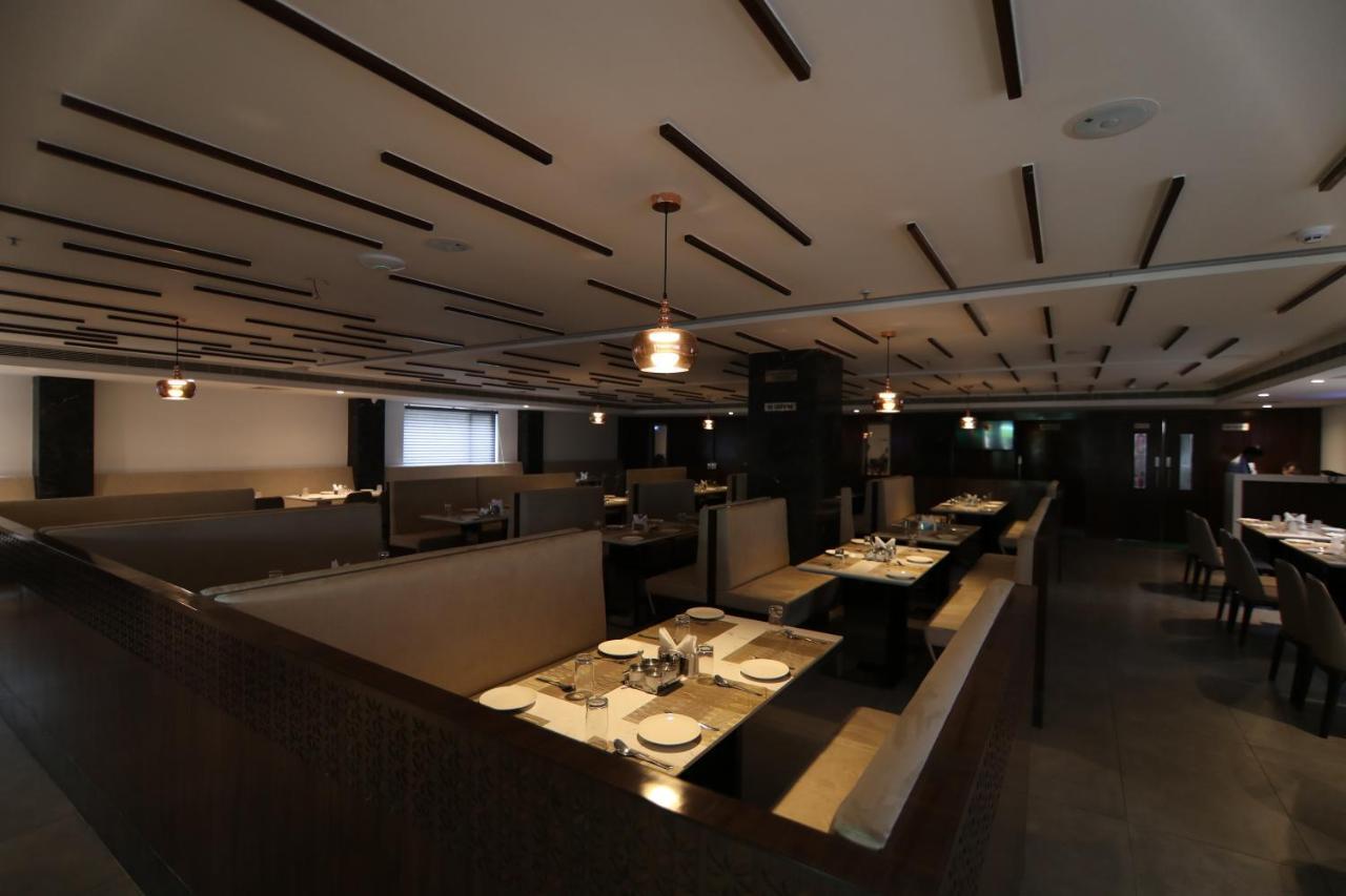 Sri Sri Sri Hotel Khammam Exterior photo